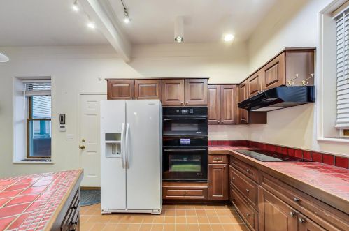 1112 Damen Ave, Chicago IL 60622 exterior