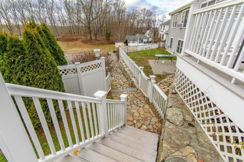 3 Grn Holw Rd, Killingly CT 06239-3546 exterior