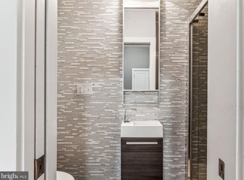 3142 Broad St, Philadelphia PA 19121-3302 exterior