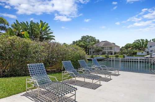 4912 Andros Dr, Tampa FL 33629-4802 exterior