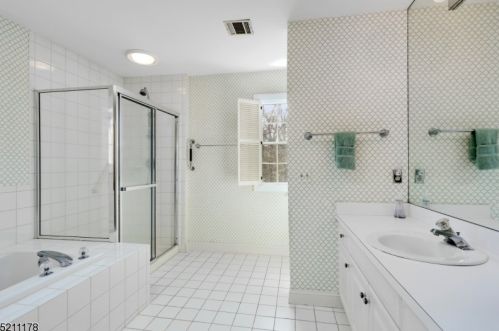 13 Chadwell Pl, Morristown NJ 07960-6945 exterior