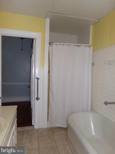 1021 64 St, Philadelphia PA 19151-3127 exterior