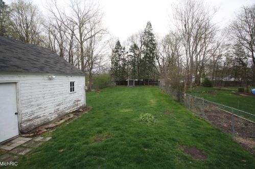 728 Campbell Ave, Kalamazoo MI 49006-3083 exterior