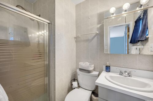 15 Farmstead Rd, Commack NY 11725-1506 exterior