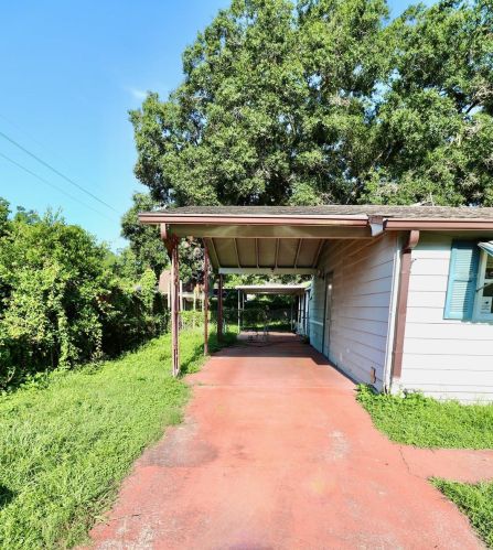 8104 El Portal Dr, Tampa, FL 33604-2811