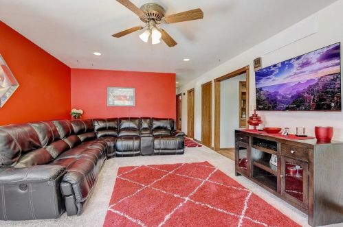 9438 Montana Ave, Milwaukee WI 53227-3324 exterior