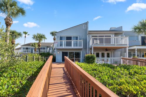 2500 Harbour Cv Dr, Fort Pierce FL 34949-1561 exterior