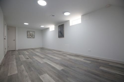 6144 Gunnison St, Chicago IL  60630-2949 exterior