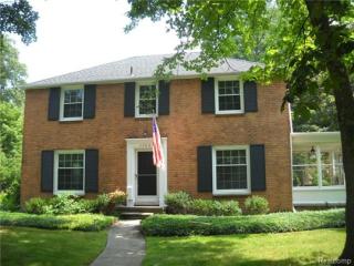 1720 Dorchester Rd, Bham MI  48009-5907 exterior