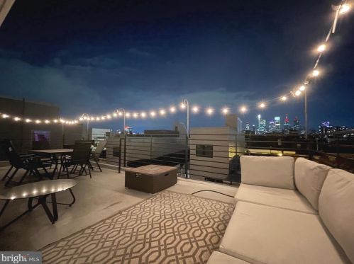 1304 Cleveland St, Philadelphia PA  19146-4605 exterior