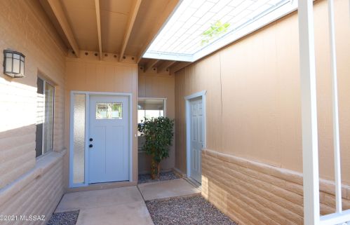 9301 8th St, Tucson AZ  85710-3117 exterior