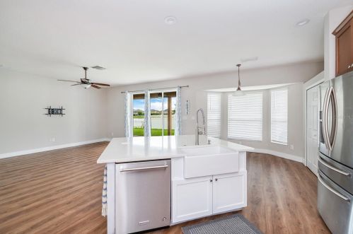 1526 Amaryllis Cir, Orlando FL  32825-7433 exterior