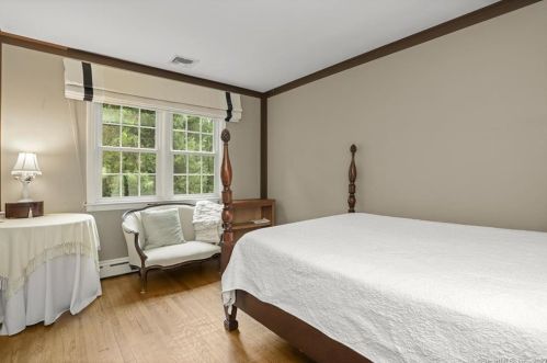 75 Nursery St, Norwalk CT 06850-1707 exterior