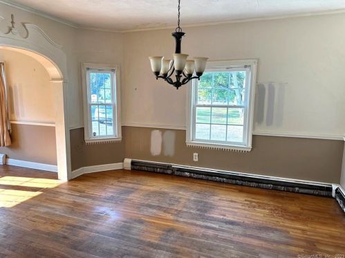 182 Quinnipiac Ave, North Haven CT 06473-3627 exterior