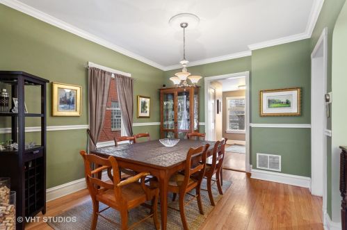 2319 Montrose Ave, Chicago IL 60618-1658 exterior