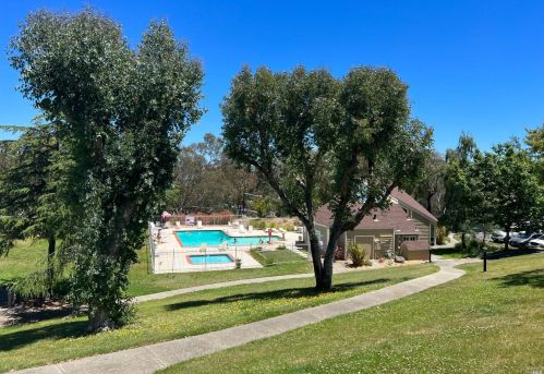 4 Coleridge Dr, Mill Valley CA 94941-4629 exterior