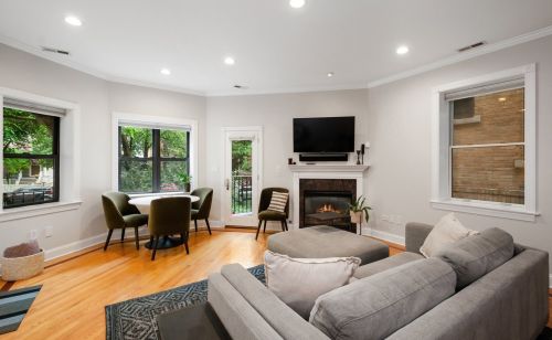 4723 Paulina St, Chicago, IL 60609-4163