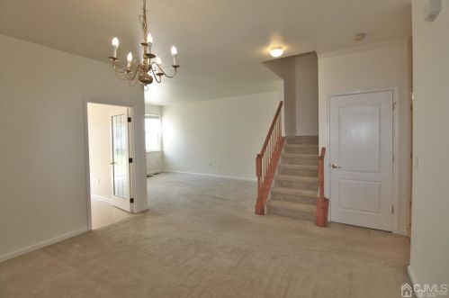 607 Evergreen Ct, New Brunswick NJ 08902-2337 exterior