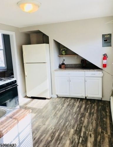 36 Glover Ave, West Paterson NJ  07424-2808 exterior