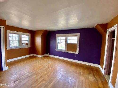 414 Graceland St, Grand Rapids MI 49505-4176 exterior