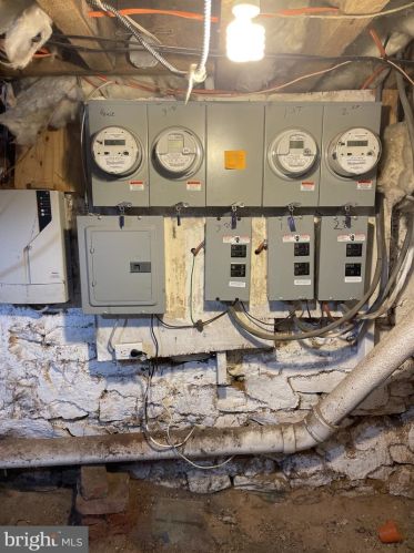 2126 16 St, Philadelphia PA 19121-1641 exterior