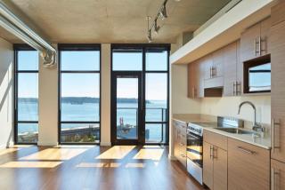 2521 Western Ave, Seattle WA  98121-1307 exterior