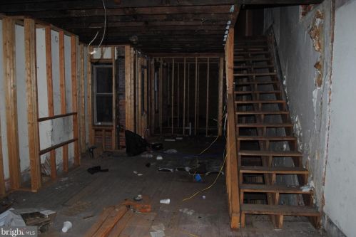 3824 Girard Ave, Philadelphia PA 19130-1625 exterior