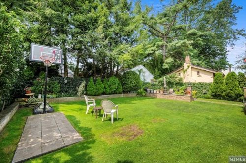 270 Baldwin Ave, Hasbrouck Heights NJ 07604-2301 exterior