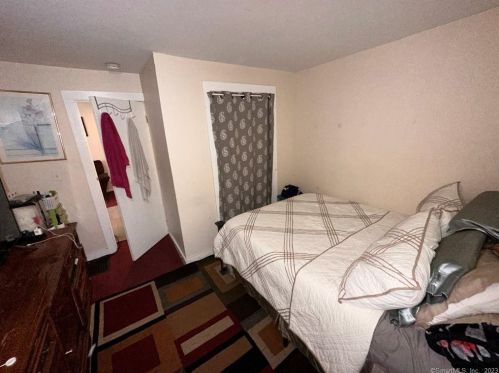 8 Burwell St, Norwalk CT 06854-4703 exterior