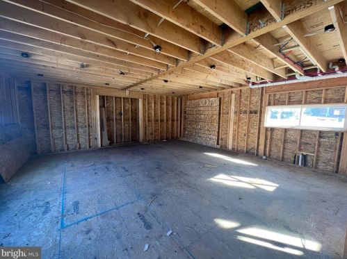 6627 Lincoln Dr, Philadelphia PA exterior