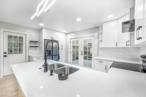 3350 Bloomfield Rd, Phoenix AZ 85032-7364 exterior