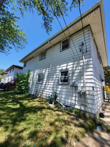 8105 Thurston Ave, Milwaukee, WI 53218-2133