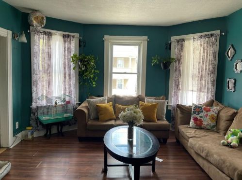 275 Diamond Hl Rd, Woonsocket RI 02895-1504 exterior