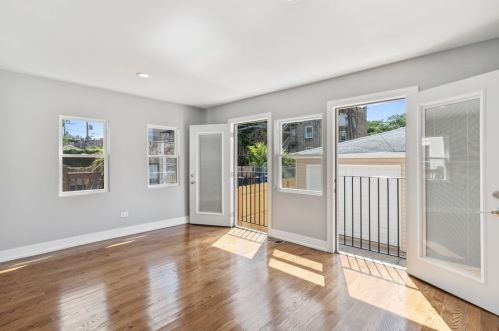 4812 Forrestville Ave, Chicago IL 60653-3425 exterior