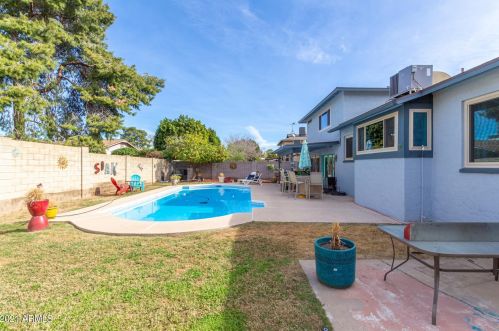 2464 Crocus Dr, Phoenix AZ 85053-5416 exterior