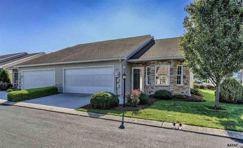 445 Parkview Ln, Hanover, PA 17331-1454