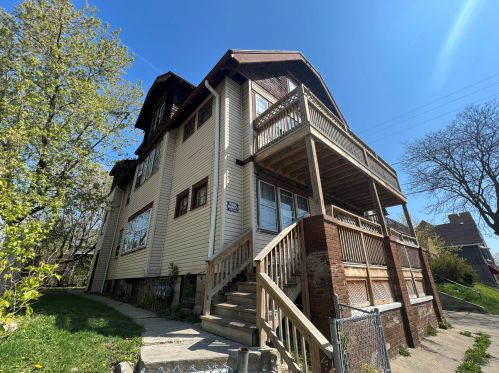 412 Chambers St, Milwaukee, WI 53212-2356