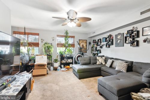 2051 Jason Dr, Huntingdon Valley PA 19006-1737 exterior