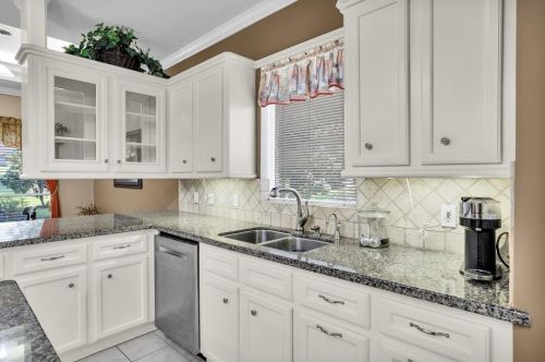 11 Greenview St, Montgomery TX 77356-8456 exterior