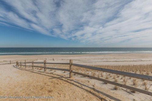 320 Elizabeth Ave, Point Pleasant Beach NJ 08742-4133 exterior