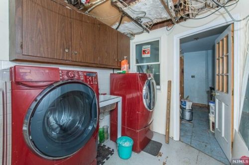 71 St, Union City NJ 07086-7101 exterior