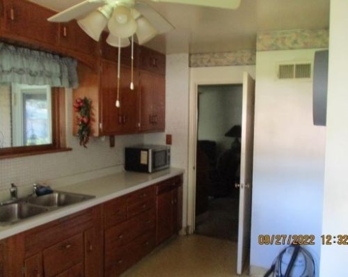 827 Otis Ave, Joliet, IL 60436-2445