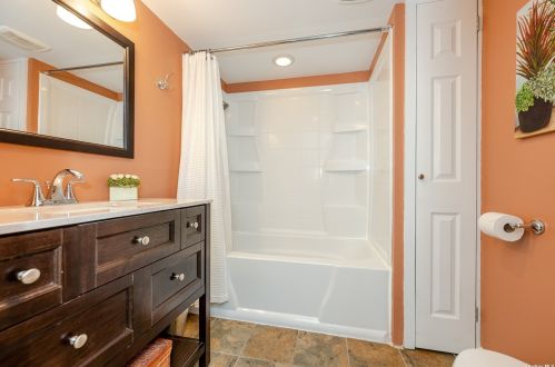 8 Charmian St, Huntington Station NY 11746-3517 exterior