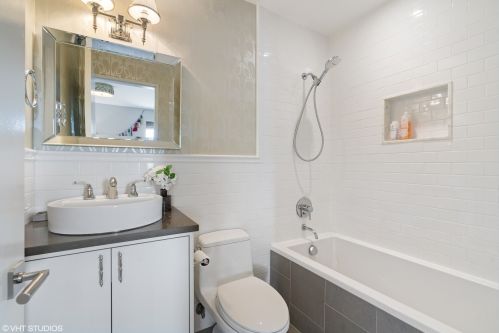 2213 Homer St, Chicago IL 60647-4216 exterior