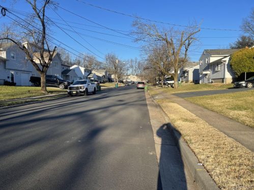 20 Price Dr, Edison NJ  08817-3015 exterior