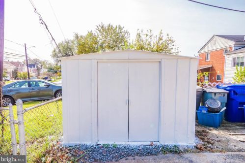 9615 New Hampshire Ave, Silver Spring MD 20905-3918 exterior