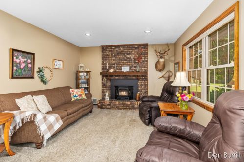 1001 76th St, Byron Township MI 49315-9319 exterior