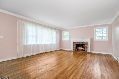 25 Knollwood Rd, Whippany NJ  07981-1820 exterior