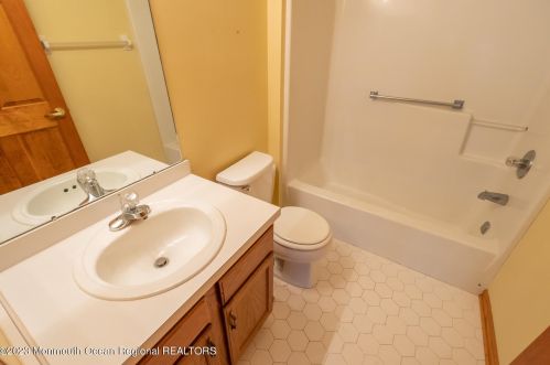 30 Baker Dr, Jackson Twp NJ 08527 exterior