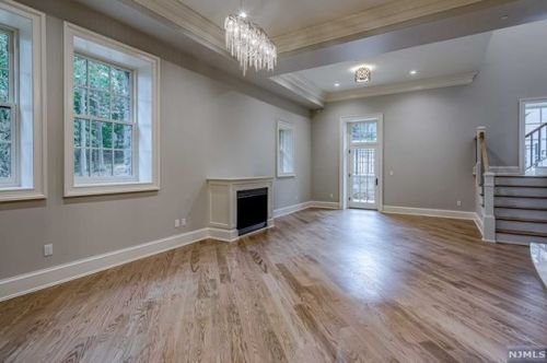 80 Claremont Rd, Bernardsville NJ 07924-1505 exterior